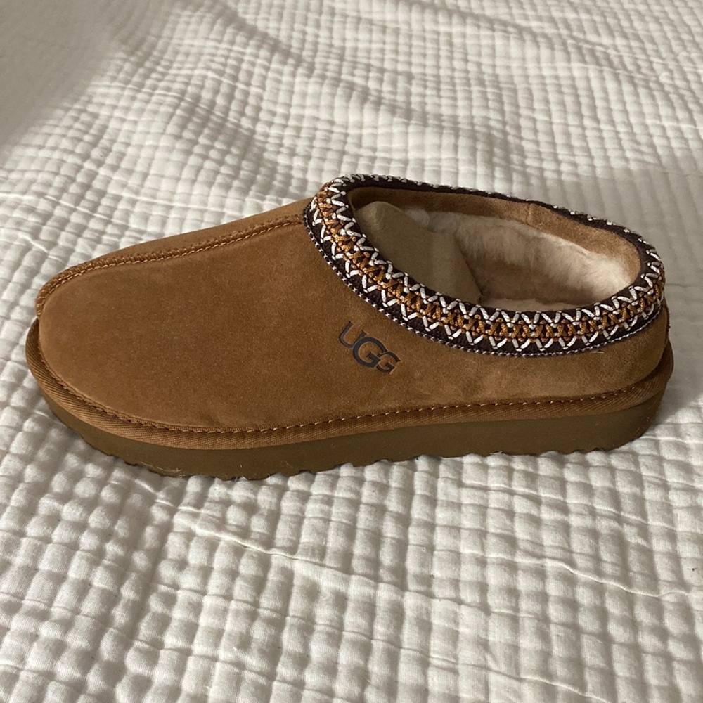 UGG Women’s Tasman Chestnut Slippers